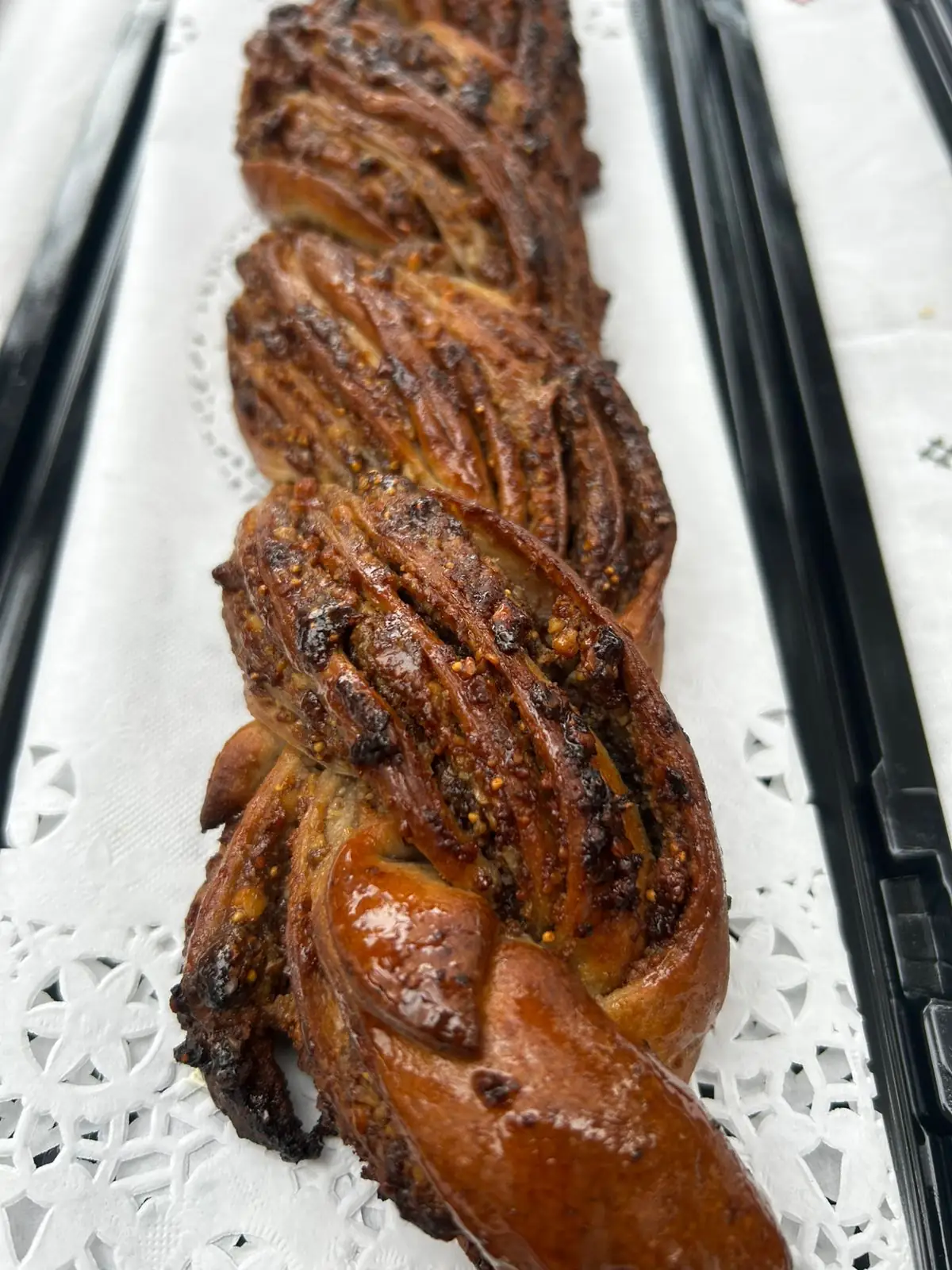 Trenza de masa dulce horneada, especialidad de temporada